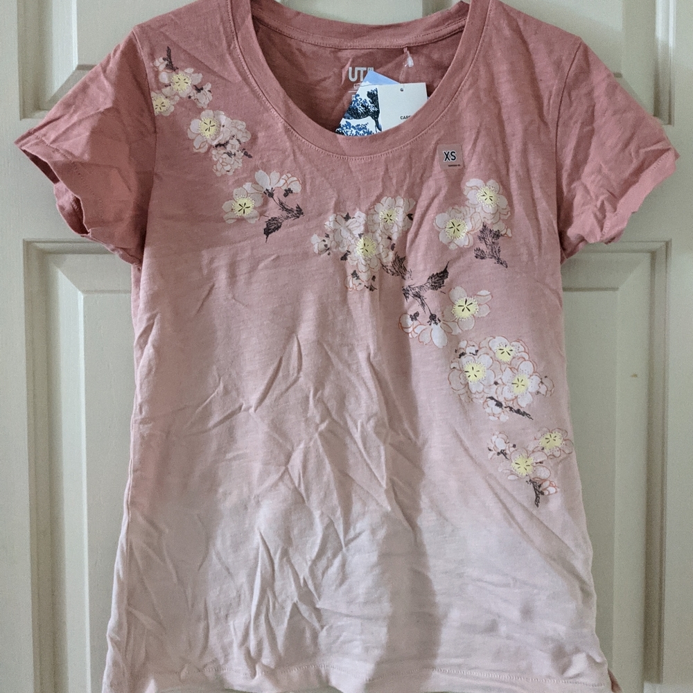 $10/4 Uniqlo Hokusai Blue Sakura ombre shirt